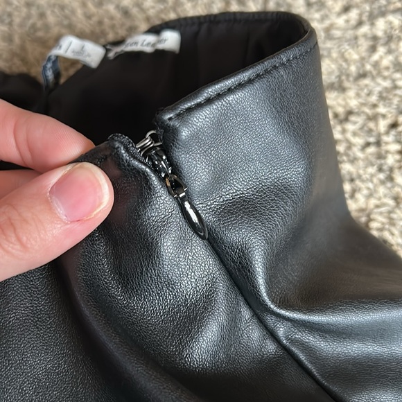 abercrombie and fitch vegan leather skort - Picture 4 of 5